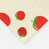 ピンクの赤いちご淡い色のの模様 フリースブランケット (角)