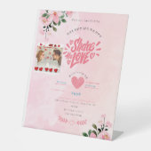 ピンクの赤いイラストのバレンタインデーのカード 台座サイン (正面)