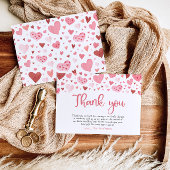 ピンクの赤いハートバレンタインスイートハートベビーシャワー サンキューカード
