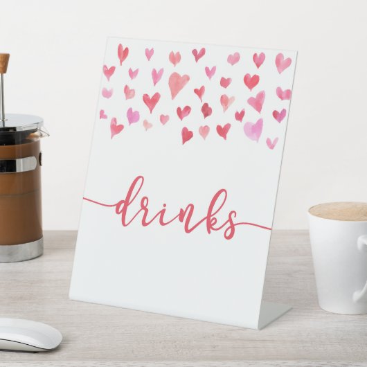 ピンクの赤いハートバレンタイン飲み物テーブルのパーティー記号 台座サイン (インサイチュ)