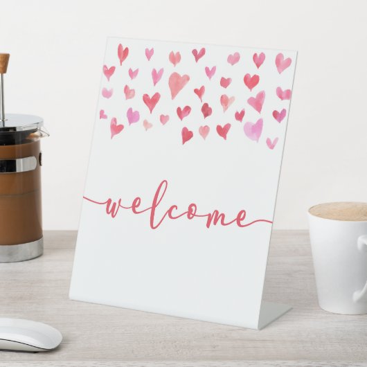 ピンクの赤いハートミニウェルカムテーブルパーティー記号 台座サイン (インサイチュ)