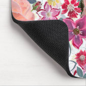 ピンクの赤い水色の花。 マウスパッド (コーナー)