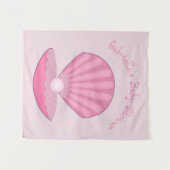 ピンクの赤ちゃん女の子のハマグリとパールのベビーシャワー タペストリー (正面(横))