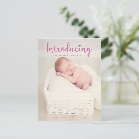 ピンクの赤ちゃん女の子を紹介Vertical Photo Script 案内ポストカード (スタンド正面)