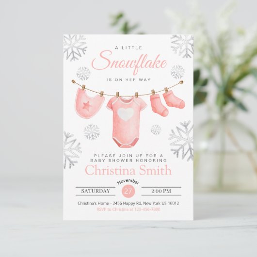 ピンクの赤ちゃん女の子シャワーの途中の小さな雪の結晶 招待状 (スタンド正面)