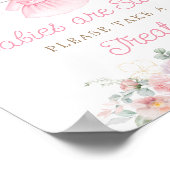 ピンクの赤ちゃん服のベビーは甘いテーブルサイン ポスター (角)