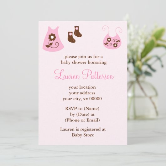 ピンクの赤ちゃん服ガールベビーシャワー 招待状 (スタンド正面)