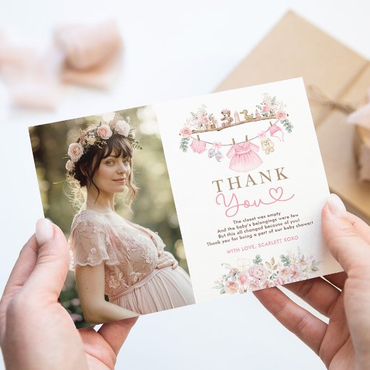 ピンクの赤ちゃん服ガールランドリー赤ちゃんシャワー サンキューカード