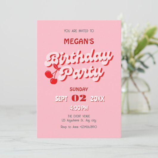 ピンクの赤レトロなグルービーさくらんぼ誕生日 招待状 (スタンド正面)