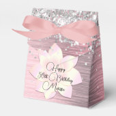 ピンクの赤面エレガントロータスフラワーグリッタリー誕生日 フェイバーボックス (正面サイド)