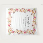 ピンクの赤面咲くフローラブライダルシャワーまたはパーティー タペストリー (正面(横))