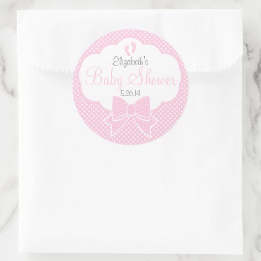 ピンクの足跡の弓とスイスのドット赤ちゃんシャワー ラウンドシール (バッグ)