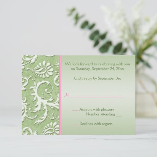 ピンクの返信カード付きグリーンダマスク 出欠カード (スタンド正面)