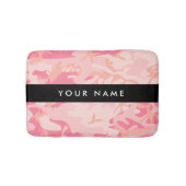 ピンクの迷彩パターン、お名前、パーソナライズ バスマット (正面)
