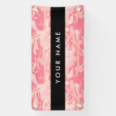 ピンクの迷彩パターン、お名前、パーソナライズ 横断幕 (縦)