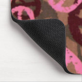 ピンクの迷彩柄の一見のピースサインのマウスパッド マウスパッド (コーナー)