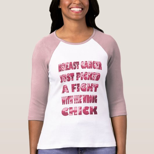 ピンクの迷彩柄の乳癌のワイシャツ Tシャツ (正面)