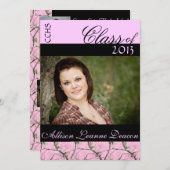 ピンクの迷彩柄の卒業の発表 招待状 (正面/裏面)