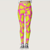 ピンクの迷彩柄レギンスと黄色 レギンス (正面)