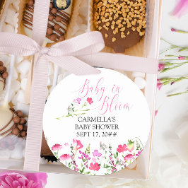 ピンクの野の花で咲く赤ちゃん おめでとうパーティー ラウンドシール