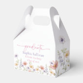 ピンクの野生の花が咲く卒業パーティー フェイバーボックス (正面サイド)
