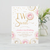 ピンクの金ゴールドドーナツ2つの甘い2番目の誕生日 招待状 (スタンド正面)
