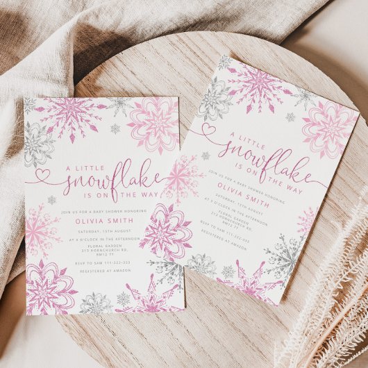 ピンクの銀色の小さなスノーフレークの女の子の赤ちゃんシャワー 招待状