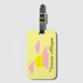 ピンクの雲と日の出：淡い黄色 ラゲッジタグ (正面縦)