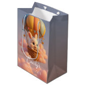 ピンクの雲と素敵なバニーの熱気球 ミディアムペーパーバッグ (正面アングル)