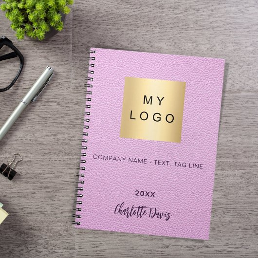 ピンクの革製ネームスクリプトビジネスロゴ ノートブック