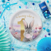 ピンクの風船ガムを吹くうさぎの1歳の誕生日 ペーパープレート (パーティー)