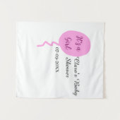 ピンクの風船 女の子のベビーシャワー 名前と日付 タペストリー (正面(横))