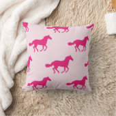 ピンクの馬のデザインの枕 クッション (ブランケット)