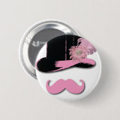 ピンクの髭、シルクハット、羽および花 缶バッジ (正面&裏面)