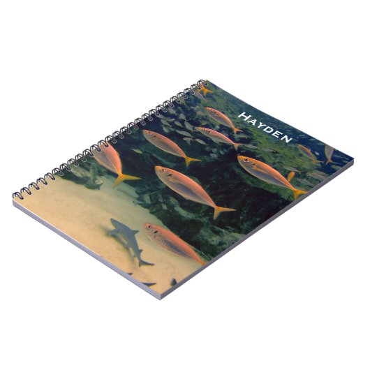 ピンクの魚のショール水中写真パーソナライズされた ノートブック (左側)