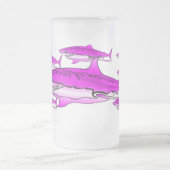 ピンクの鮫の曇らされたガラスのマグ フロストグラスビールジョッキ (中央)