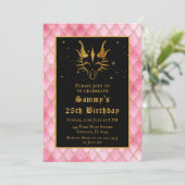 ピンクの鱗を持つゴールドドラゴン誕生日パーティー 招待状 (スタンド正面)