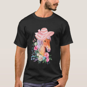 ピンクの麦わら帽子をかぶった競走馬 女性の競馬 Tシャツ