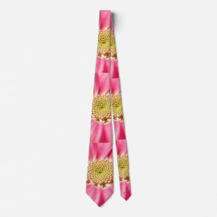 ピンクの黄色い花の花弁フラクショナルアートネックタイ ネクタイ