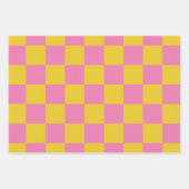 ピンクの黄色のパ市松模様にターン ラッピングペーパーシート (正面)