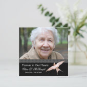 ピンクの黒い鳩の女性写真の葬儀のお知らせ 招待状 (スタンド正面)