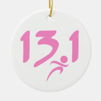 ピンクの13.1の半マラソン セラミックオーナメント