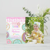 ピンクの2nd誕生日ドーナツパーティー写真 招待状 (スタンド正面)