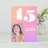 ピンクの45歳の誕生日招待状 レトロ写真 招待状 (スタンド正面)