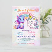 ピンクの かわいい ユニコーン 恐竜 レインボー 誕生日パーティー 招待状 (スタンド正面)