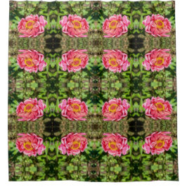 ピンクの《植物》百日草と黄色の中心 シャワーカーテン