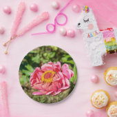 ピンクの《植物》百日草と黄色の中心 ペーパープレート (パーティー)