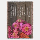 ピンクの《植物》百日草の賛美歌の聖書はあなたの重荷のクリスチャンを投げました スローブランケット (正面縦)