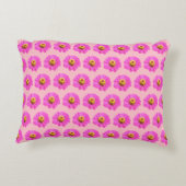 ピンクの《植物》百日草花の継ぎ目のないパターン アクセントクッション (裏面)