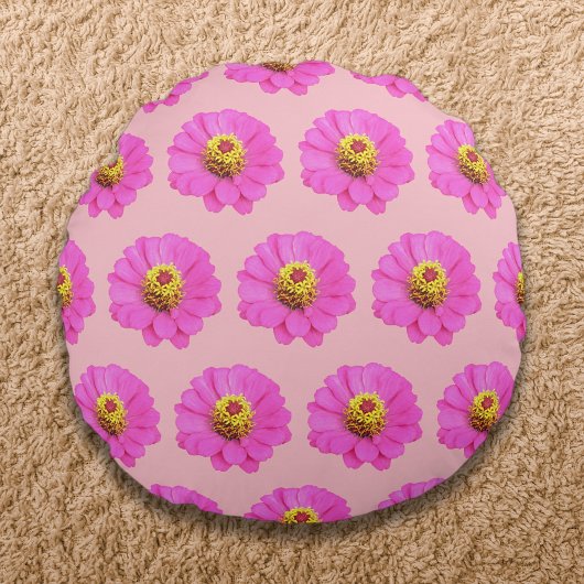 ピンクの《植物》百日草花の継ぎ目のないパターン ラウンドクッション
